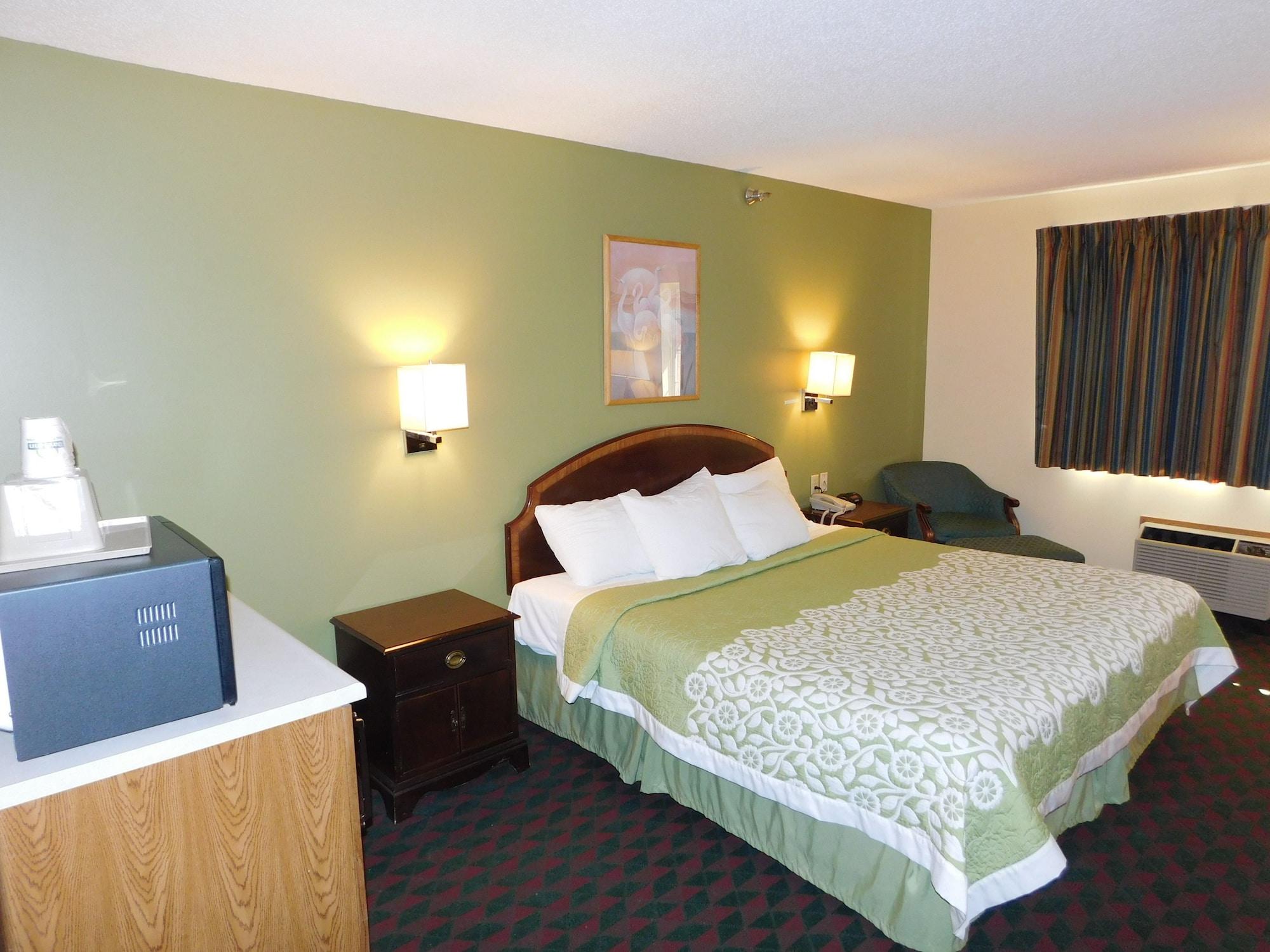 Days Inn By Wyndham Lexington Ne Екстер'єр фото