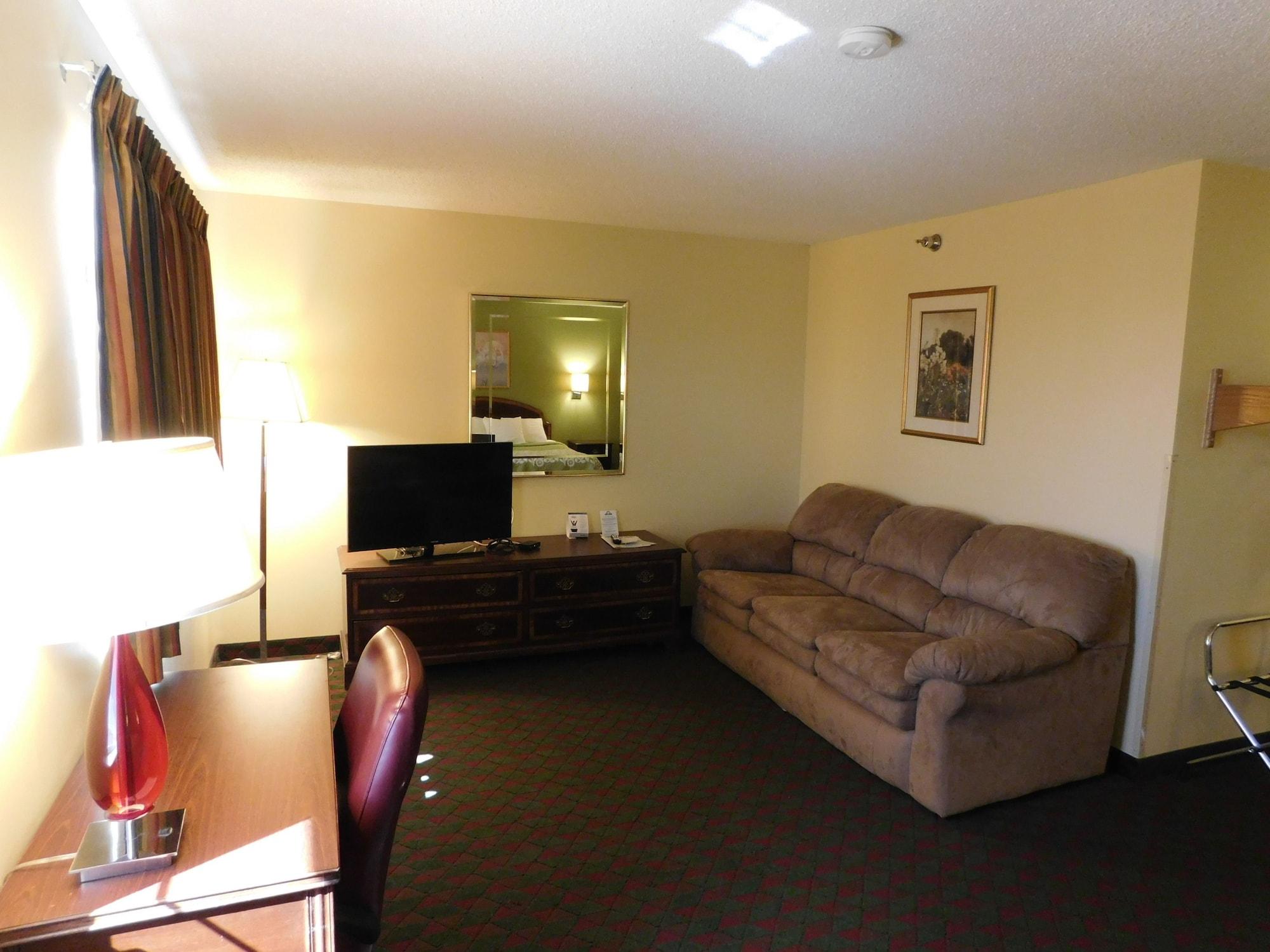 Days Inn By Wyndham Lexington Ne Екстер'єр фото
