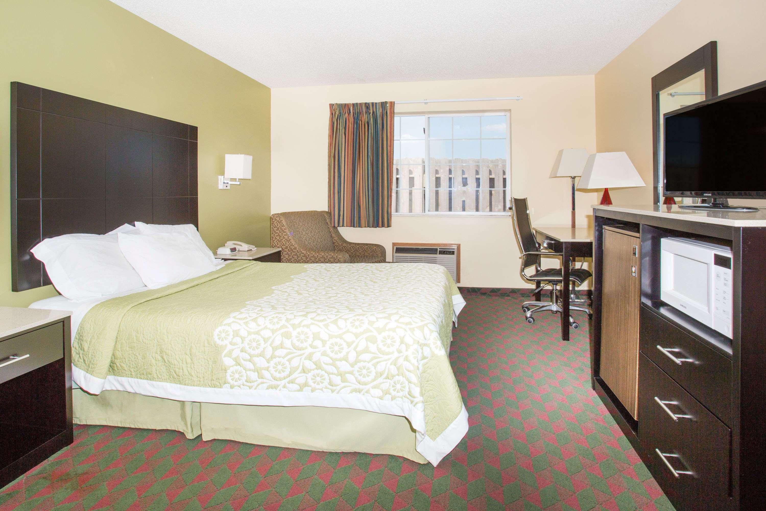 Days Inn By Wyndham Lexington Ne Екстер'єр фото