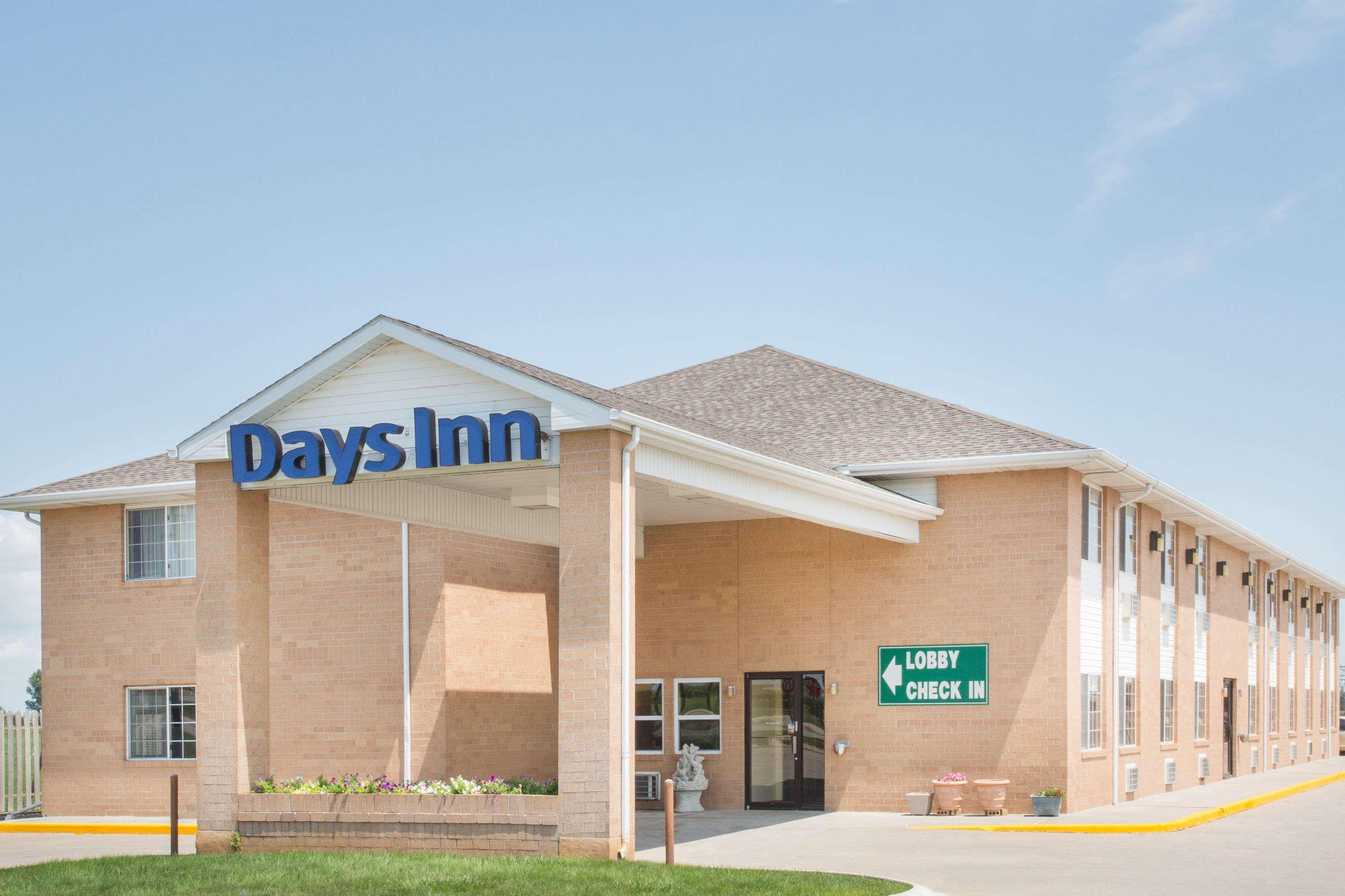 Days Inn By Wyndham Lexington Ne Екстер'єр фото