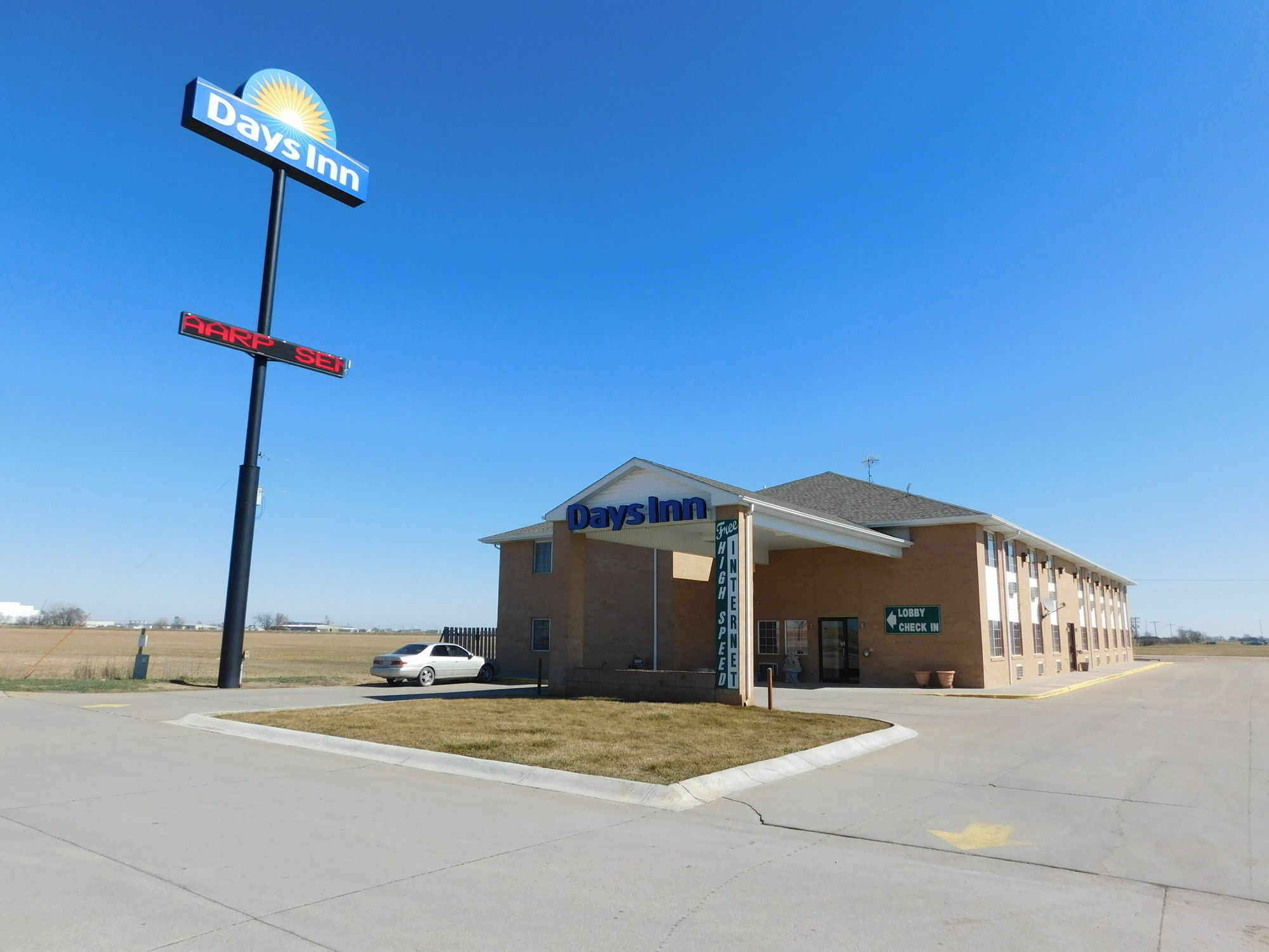 Days Inn By Wyndham Lexington Ne Екстер'єр фото